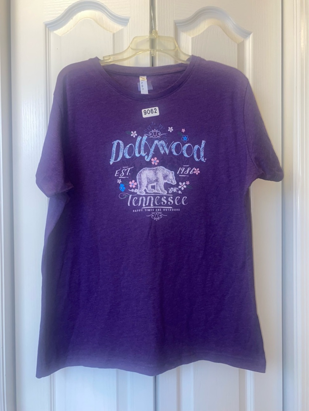 Dollywood Tennessee Purple Graphic Tee NWOT - 9062 - Picture 2 of 14